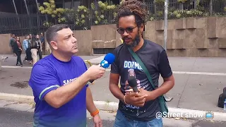 Entrevista com o cantor dorme sujo na avenida Paulista