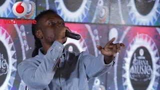 Pappy Kojo raps Sarkodie's line of 'Ay3 Late @ VGMAs | GhanaMusic.com Video