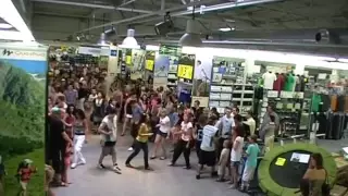 flash mob Decathlon Bailleul France