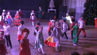Новогодний бал маскарад в школе - детские новогодние танцы 2018-2019