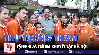 Thủ tướng Phạm Minh Chính thăm, tặng quà trẻ em khuyết tật Hà Nội - VNews