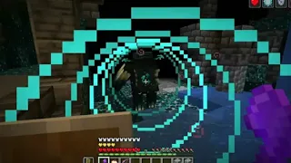 Me trying to fight the warden with enchanted netherite armor #minecraft