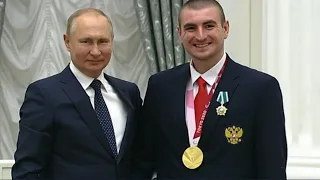 Владимир Путин наградил волгоградского чемпиона-паралимпийца Андрея Гладкова