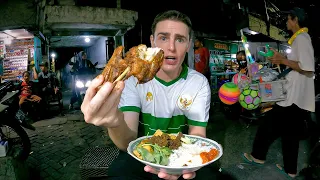 $1 Fried Duck - Street Food in Surabaya, Indonesia 🇮🇩