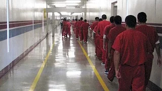 As Feds Close Prisons Run by Private Companies, Will They Do Same for Immigrant Detention Centers?