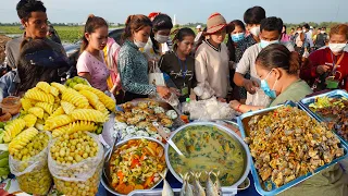 Random street food, massive cheap street food breakfast, Cambodian street food