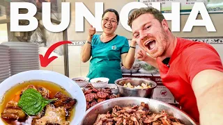 The ULTIMATE Vietnamese STREET FOOD Experience In SAIGON 🇻🇳