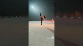 Evgenia Medvedeva doing dance ice - skating practice  🤩⛸️💃🏻🔥