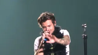 Harry Styles - Canyon Moon / Treat People with Kindness (live, Vienna, 16.07.2022)