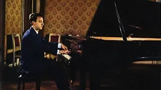 Chopin: Piano Concerto No. 1 in E minor, Op. 11 - Maurizio Pollini (1960)  latest remastered
