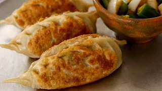 King-size kimchi dumplings (Kimchi-Wangmandu: 김치왕만두)