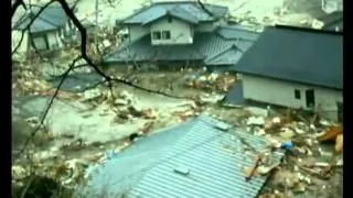 Tsunami Japan 2011 - Imagens inacreditáveis da onda e devastação - #1