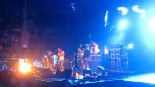 Kings Of Leon "Be Somebody" (Live) 9/22/09