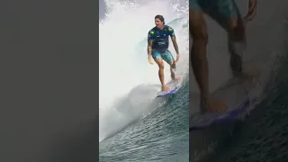 Gabriel Medina está na FINAL de Teahupoo! | Canal OFF #shorts