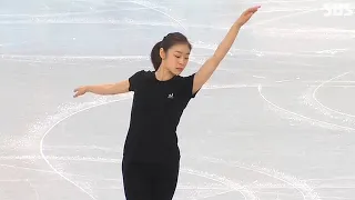 Yuna Kim 2014 Olympics SP Official Practice & Interview (Feb 18, 2014)