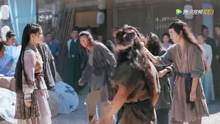 A beggar,despised by everyone,turns out to be a martial arts master and defeats the arrogant bully.