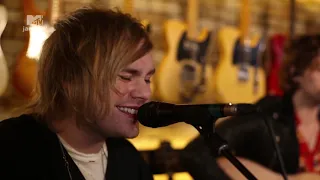 5 Seconds Of Summer - "Jet Black Heart" (MTV Jammin' performance)