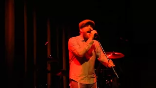 Alex Clare - Too Close (Live)