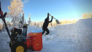 Snow Blowers Challenge - Clearing my neighbors driveway