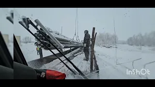 Перегрузка с машины на машину на трассе Павловск-Хатассы