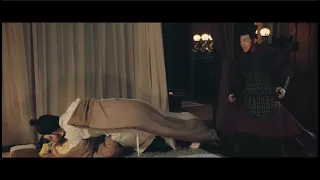 The female doctor wanted to assassinate the general, but he pressed her on the bed