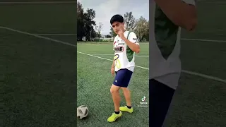 ¿Cómo pegarle Fuerte al balón?