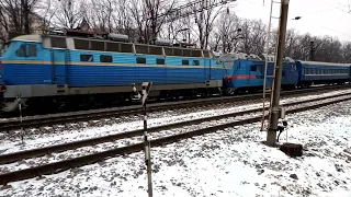 ЭР9м 542 и ЧС4 080 с ДС3 011 - Вишнёвое 2022