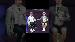 When Jimin signal namjoon's to lower his chair so that he would look taller...😂