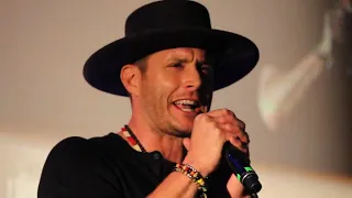 Jensen Ackles singing S.O.B. | Vancon 2019 SNS