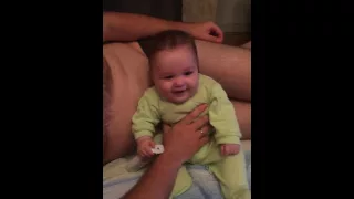 Прикол, самый заразительный смех ребенка funny laughing baby