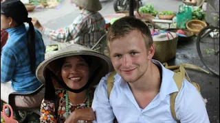 Tracking Down the Unforgettable 'Crazy' Market Lady from 10 Years Ago - Hoi An, 🇻🇳 "