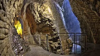 Il fascino del Parco Grotta Cascata Varone nell'Alto Garda