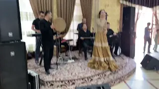 Gulasal Abdullayeva Qoʻqonda toʻyda. Tanovor jonli ijro!