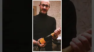 VEUVE CLICQUOT | How to | Didier Mariotti - How to open a bottle of champagne?