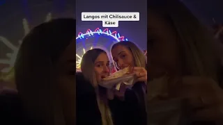 Das haben wir alles auf dem Weihnachtsmarkt gegessen 😋 | #lesotwins 👯‍♀️