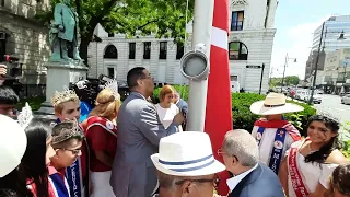 Paterson Raises Peruvian Flag