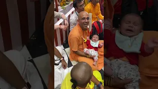 Amogh Lila Prabhu किसी को भी हसा सकते है