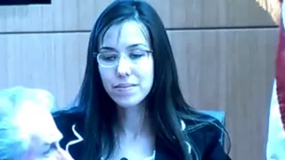 Jodi Arias Laughs Out Loud at Prosecutor Juan Martinez - Is She At It Again During Retrial?