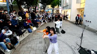 MAJESTY. ENJOYING DYNAMIC EXHILARATING BUSKING ON HONGDAE STREET.