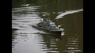 Die Fregatte Ausburg F222 der Köln Klasse seit ca 20 Jahren das erstemal wieder auf dem Wasser