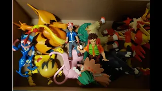 Pokemon 25th Anniversary - Showing Nintendo Pokemon figures collection 2/5