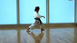 JKA  Enpi by Mahiro (5-year-old girl) 五歳の女の子、燕飛(エンピ)練習中