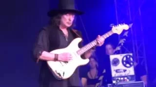 2016/06/18 Ritchie Blackmore' Rainbow opens the show with Highway Star.