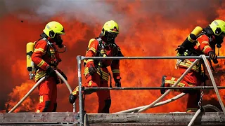 Feuer vernichtet sanierte und erweiterte Stadthalle Kreuztal