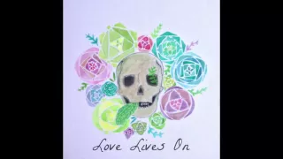 Rivoah - Love Lives On