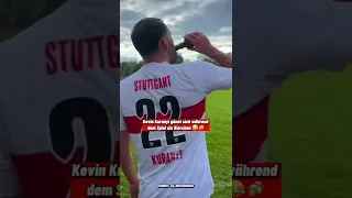 Kevin Kuranyi gönnt sich während dem Spiel ein Bierchen 😂🍻