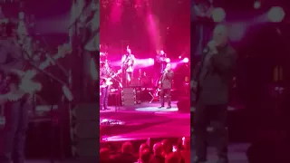 Billy Joel sings uptown girl at Madison Square Garden on August 21, 2017