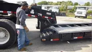 Detaching a Removable Gooseneck Lowboy Trailer