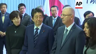 Japanese PM Abe visits West Bank, meets Palestinian counterpart