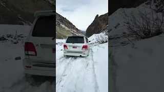 LX470 Enjoying In Snow 🔥 #lx470 #lexus #toyota #v8power #carlover #pakistan